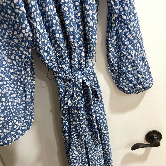 Aritzia dress - Picture 3 of 6